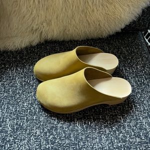 Bryr worker clogs in fennel size 9